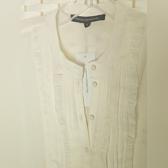 French Connection Cream Mandarin Collar w/ Button Down Ruffle Sleeveless Blouse - Picture 7 of 12